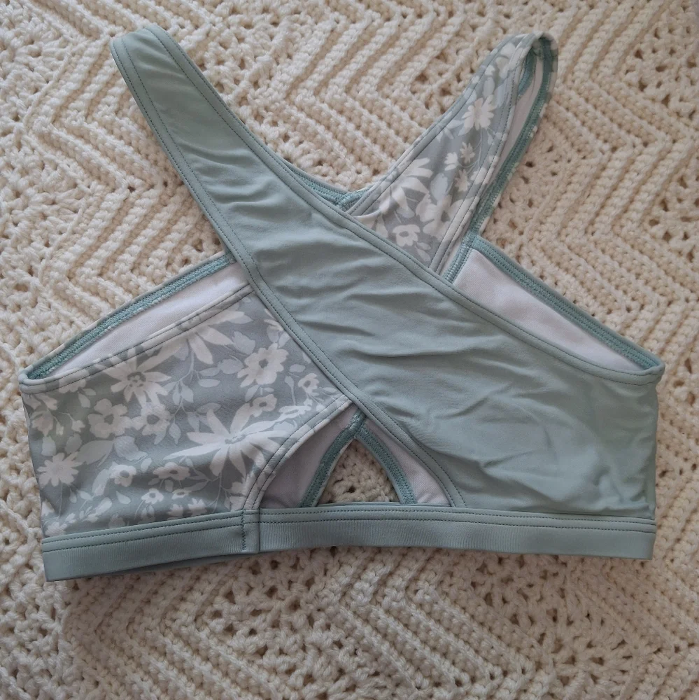Abercrombie Kids Sage Green and White Swim Top Size 13/14